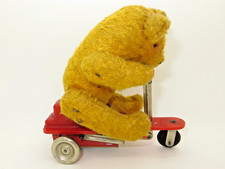 Seltener, alter Go-Kart-Teddy