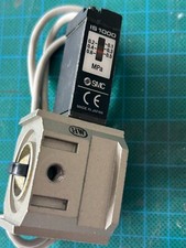 SMC  Druckschalter mit Anschlussadapter Typ NIS1000E-4N03Y