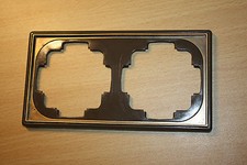 Gira TRIAS Forum 2-fach Rahmen braun metallic mit broncierter Zierkante