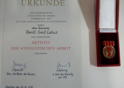 Aktivist orden urkunde - aktivist,