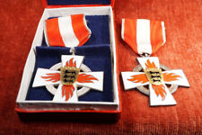 2x Orden / Abzeichen der