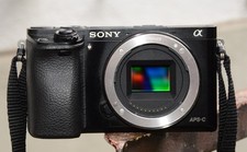 SONY α 6000 Alpha 6000 DIGITALKAMERA 24,3MP schwarz,nur Body,Top Zustand APS-C