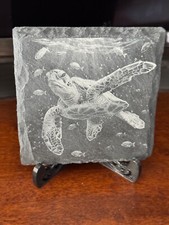 Schiefer Untersetzer mit lasergraviertem Schildkrötenbild