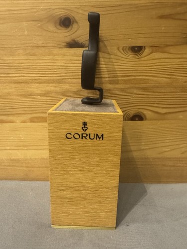 Corum single watch - corum,