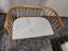 Babybay Maxi mit Matratze Medicott Wave und Bettumrandung