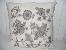 IKEA Kissen Sofakissen Stickerei Landhaus Vintage weiß / grau Blumen Zierkissen