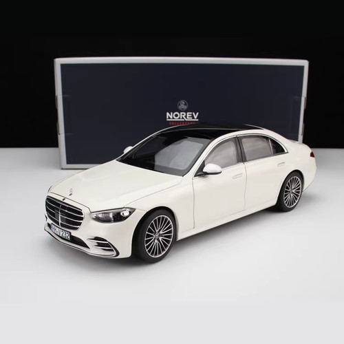 Mercedes klasse w323 - 1:18,