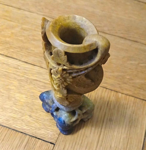 Skulptur vase mit blüten - blüten-, und