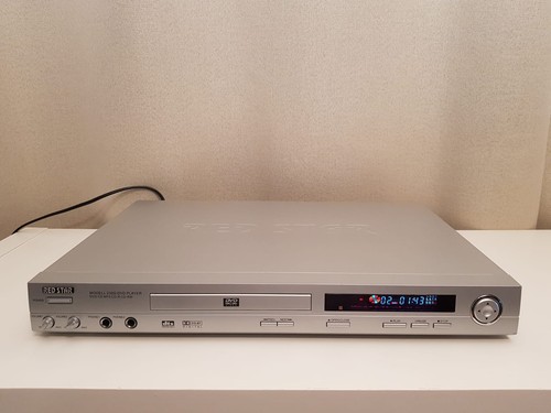 Red star dvd player - red,