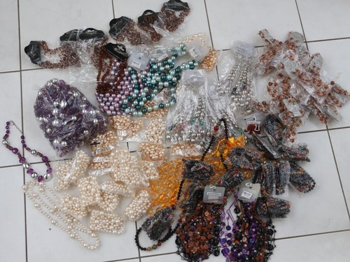 Posten 10 kg modeschmuck - 10,