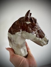 Großer pferdekopf aus marmor - pferdekopf,