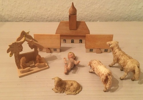 Acht krippenfiguren aus - krippenfiguren,,