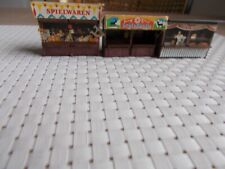 1:87 SET 3 Stück Weihnachtsmarkt Stand Bude Hütte Bestück mit Bratwurs/Spielzeug