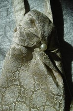 Krawattenschal Barock von Léo Balzamp 100% Seide + mit Nadel weiße echte Perle