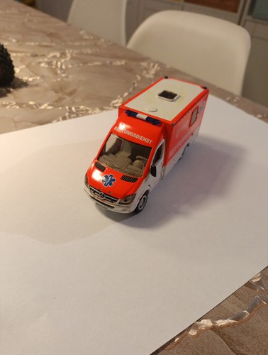 Siku mercedes rettungswagen - siku,