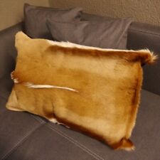 1 Stück Springbock Fellkissen Fell Afrika Antilope Tierfell Sofa Kissen 60 x 40 