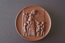 Heilige Elisabeth 1231 - 1981 Medaille Meissen braunes Böttgersteinzeug, gebr.