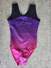 ERVY Turnanzug Kurzarm Lila Strasssteine Größe 116 Wie Neu