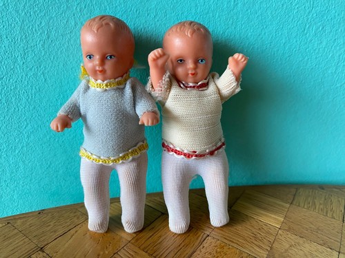 Zwei püppchen baby - ,