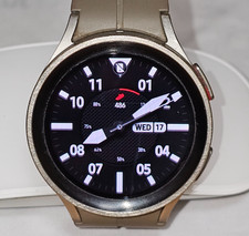 Samsung Galaxy Watch5 Pro 45mm Titanglasgehäuse mit Sportarmband - Titanium Grey