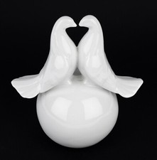 Porzellanfigur Taubenpaar auf