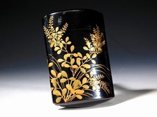 Gold Makie und Schwarz