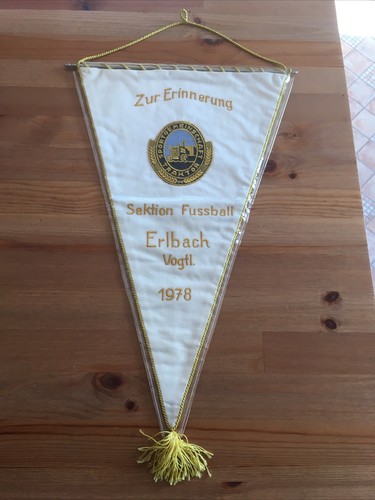 Gestickter fußballwimpel - gestickter,