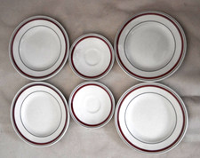 4 Kuchen- und 2 Unterteller