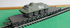 HO - Fleischmann  - Flachwagen  4 achs. beladen  mit Schützenpanzer - 1:87