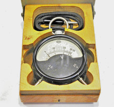 Antikes Radio Voltmeter im
