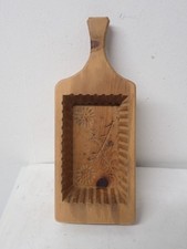 Schön geschnitztes altes