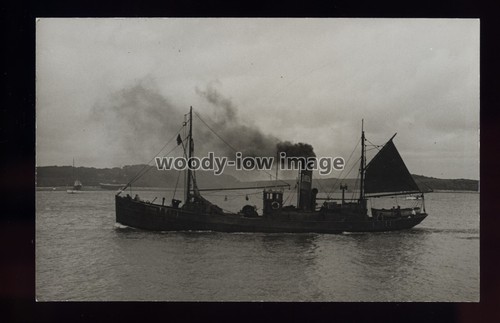 Tr379 lowestoft trawler - trawler,