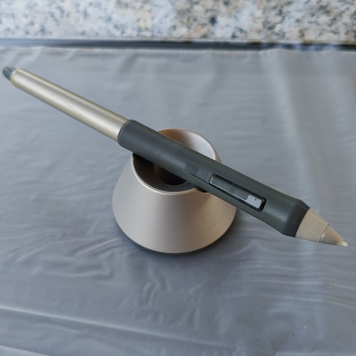 Wacom intuos3 grip pen - wacom,
