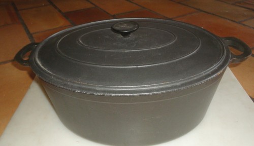 Riesiger cousances creuset - le,