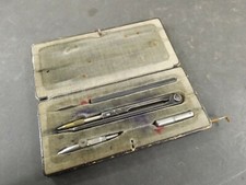 Antiker kleiner Zirkelkasten