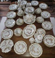 Reichenbach Porzellan Essservice und Kaffeeservice 12 Personen mit Goldrand