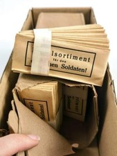 Nadelsortiment für den deutschen Soldaten, gelbliches Papier, sie erhalten ein S