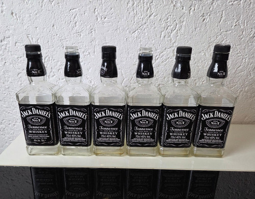 Leere jack daniels flaschen - jack,