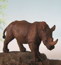 Stehendes Nashorn L:21cm Figur Deko Rhinozeros Afrika Skulptur natürlich Resin 