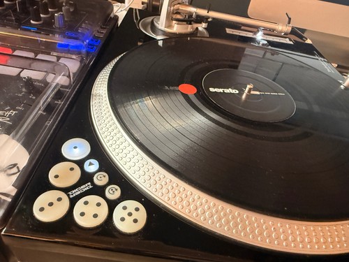 Technics 1210 mk2 - 2, sl