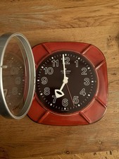 Junghans Resonic in Rot-Ton