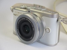 Olympus PEN E-PL10 Kamera M. ZUIKO DIGITAL ED 14-42mm f/3.5-5.6 weiß