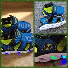 Neu Gr. 21 21.5 22 US 6 Skechers S Lights Sandalen Badeschuhe Blinkerschuhe LED