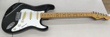 FENDER Stratocaster Typ E-Gitarre gebraucht JP