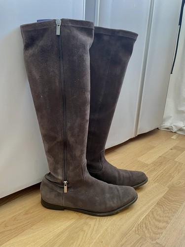 Unnützer brauner stiefel - unnützer,