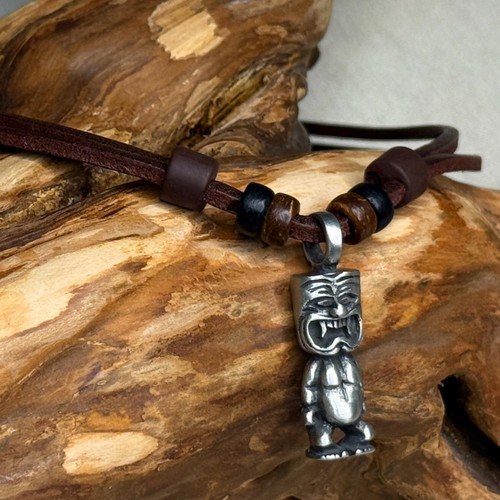 Tikikette polynesisch surfer - tikikette,