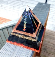 Orgonit Pyramide 15cm "Chakra"