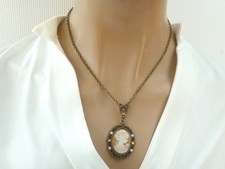 Halskette im Antik Stil mit