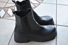Zara chunky Boots Stiefel Kunstleder Größe 41 schwarz NEU