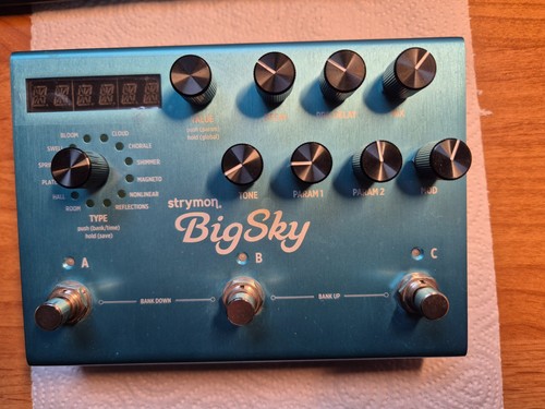 0068 big sky digitech trio - sky,